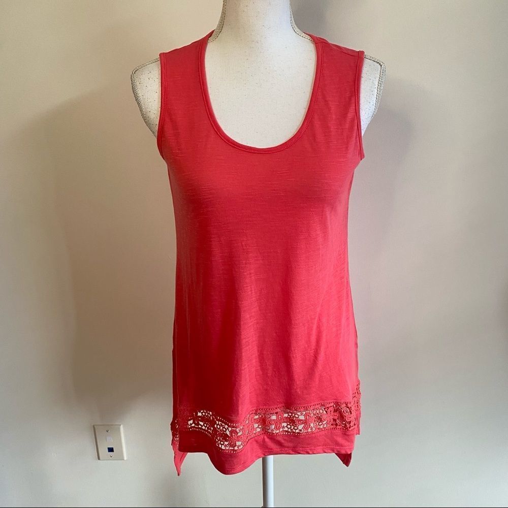 New Directions Women’s Sleeveless Pink Top Crochet Hem Detail Size Small NWT